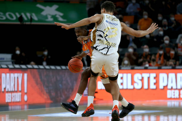 经验丰富的 经验丰富的