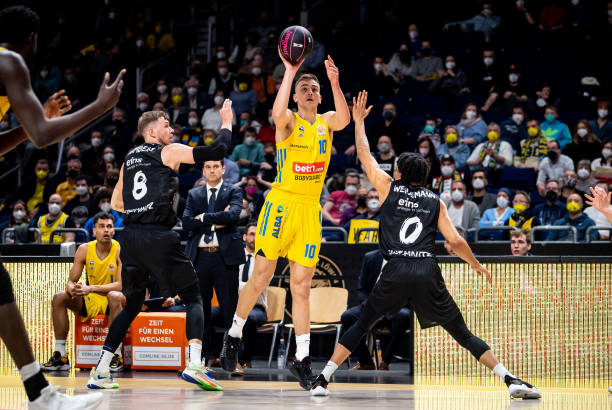 埃泽反而离 埃泽反而离