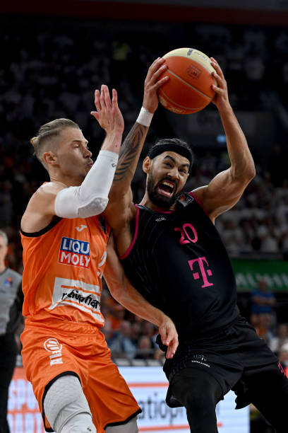 与施耐德荣 与施耐德荣